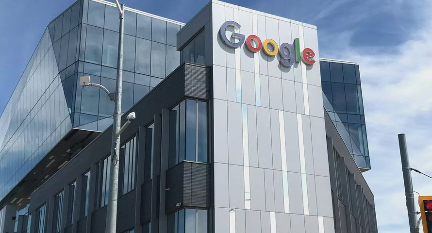 Ogromne przychody, niski podatek w Polsce. Szef WP krytykuje Facebooka i Google