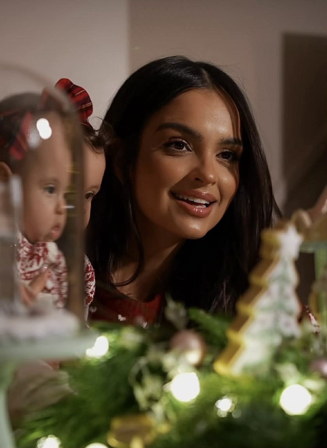 Klaudia El Dursi z córeczką ze świątecznymi życzeniami