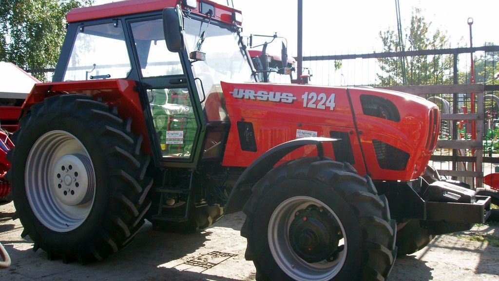 Ursus walczy o przetrwanie.