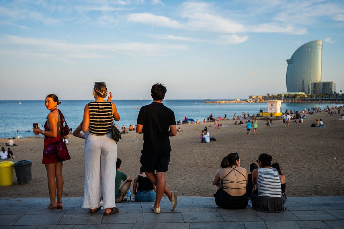 Polacy uwielbiają tam podróżować. Kraj chwali się liczbami