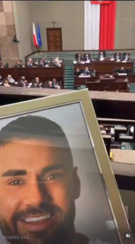 Doda wzięła do Sejmu zdjęcie Łukasza Litewki
