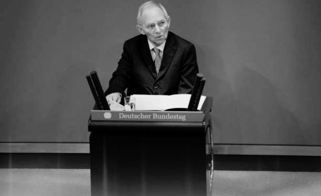 Wolfgang Schaeuble nie żyje