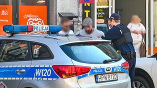 Policjant z Legnicy udowodnił, że służba trwa całą dobę. Mamy nagranie z monitoringu