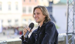 Maciej Musiał ma dopiero 26 lat. Właśnie kupił działkę i zapłacił za nią fortunę