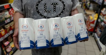 Biznesmen z Leszna znalazł sposób na zbicie ceny cukru. Jeździ do Niemiec