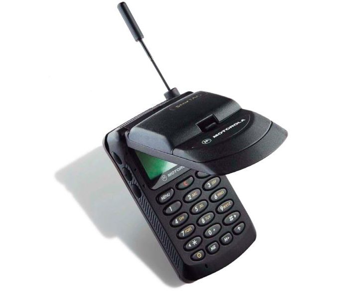 Potwierdzone: żyjemy w przyszłości. W "Star Treku" pojawił się znajomy smartfon 4