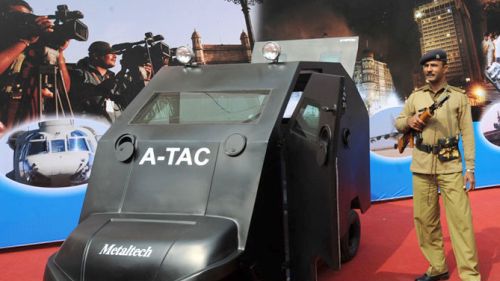 Opancerzony wózek golfowy z Indii 1