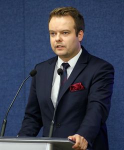 Zwrócił się z apelem do TVN-u. Nagły zwrot na konferencji