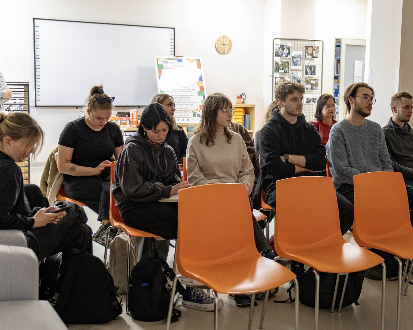 Studenci z Łodzi na zajęciach smart city w Zduńskiej Woli