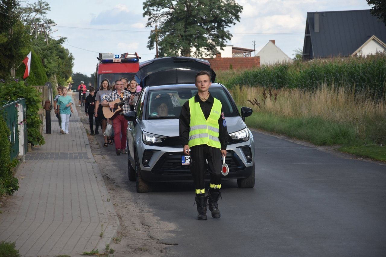 Dalewo: Odpust Przemienienia Pańskiego. Do miejscowej parafii pielgrzymowali wierni z sąsiedniej Mórki