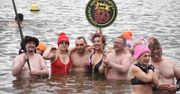 Księżniczki i rycerze, czyli I Zlot Morsów w Malborku dla Ani Wenczuk. Przyjechali licznie z trzech województw, żeby się wykąpać i pomóc