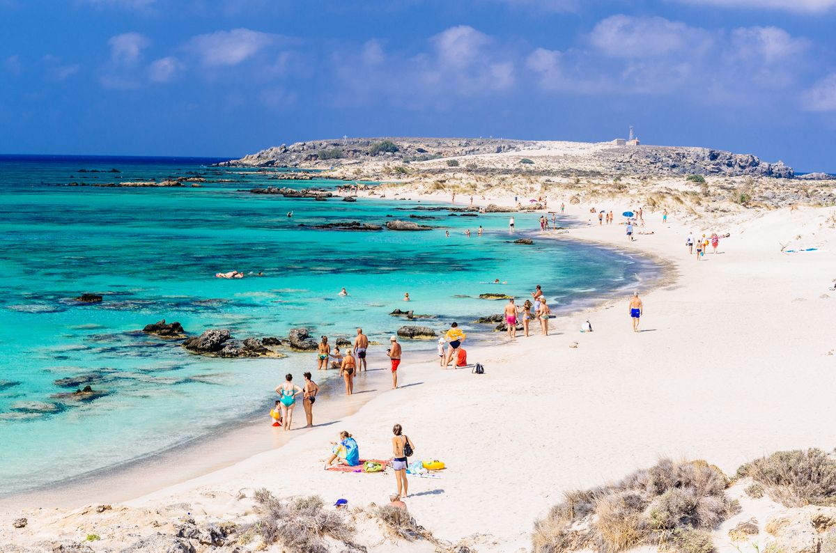 Elafonissi to jedna z najbardziej znanych plaż na Krecie