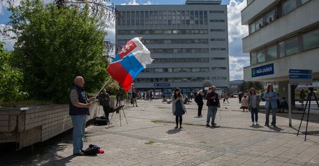 Słowacy w szoku po zamachu na premiera Fico. "Coś się psuje"
