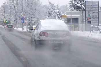 "Nie zjechał na bok". 3 miliony odsłon i burza w sieci