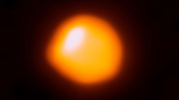 Betelgeza ma towarzysza. Chandra i Hubble w końcu go dostrzegły