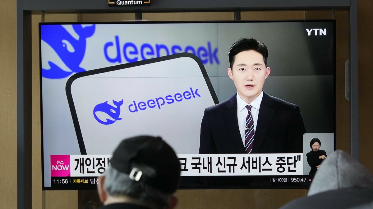 Temporary
People watch a TV reporting DeepSeek, a Chinese artificial intelligence startup, during a news program at the Seoul Railway Station in Seoul, South Korea, Monday, Feb. 17, 2025. (AP Photo/Ahn Young-joon)
Ahn Young-joon
