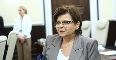 Faktura na 299 tys. zł. Minister dostała pytanie o zarobki lekarzy