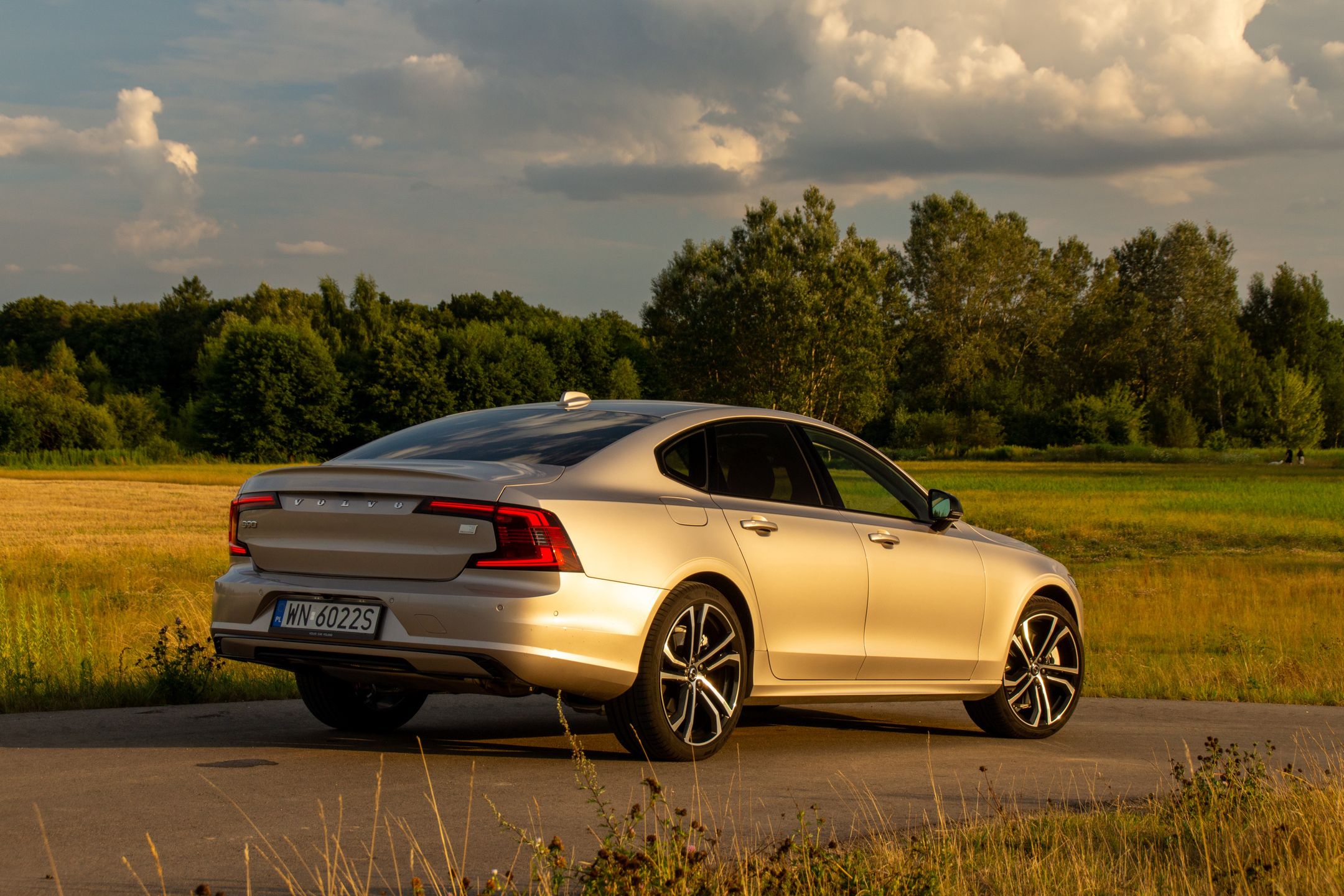 Volvo S90 T8