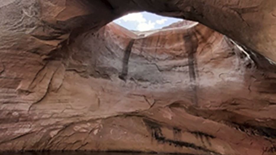 Double Arch na jeziorze Powell w Utah w USA