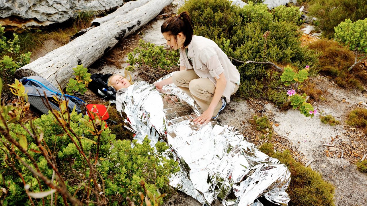 Zdjęcie ofiary wypadku w folii NRC pochodzi z serwisu Shutterstock