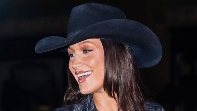 Bella Hadid w kusych szortach i staniku dokazuje na koniu w nowej kampanii