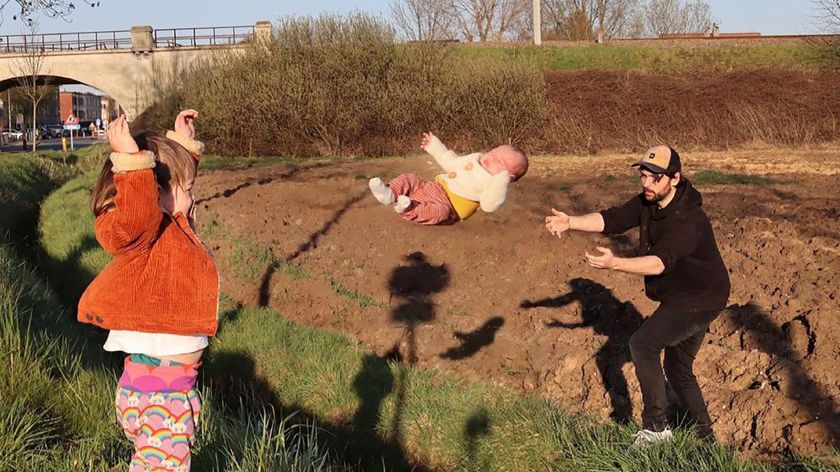 Ojciec roku powraca. Te zdjęcia wysyła do swojej partnerki, gdy ta pyta o dzieci 1