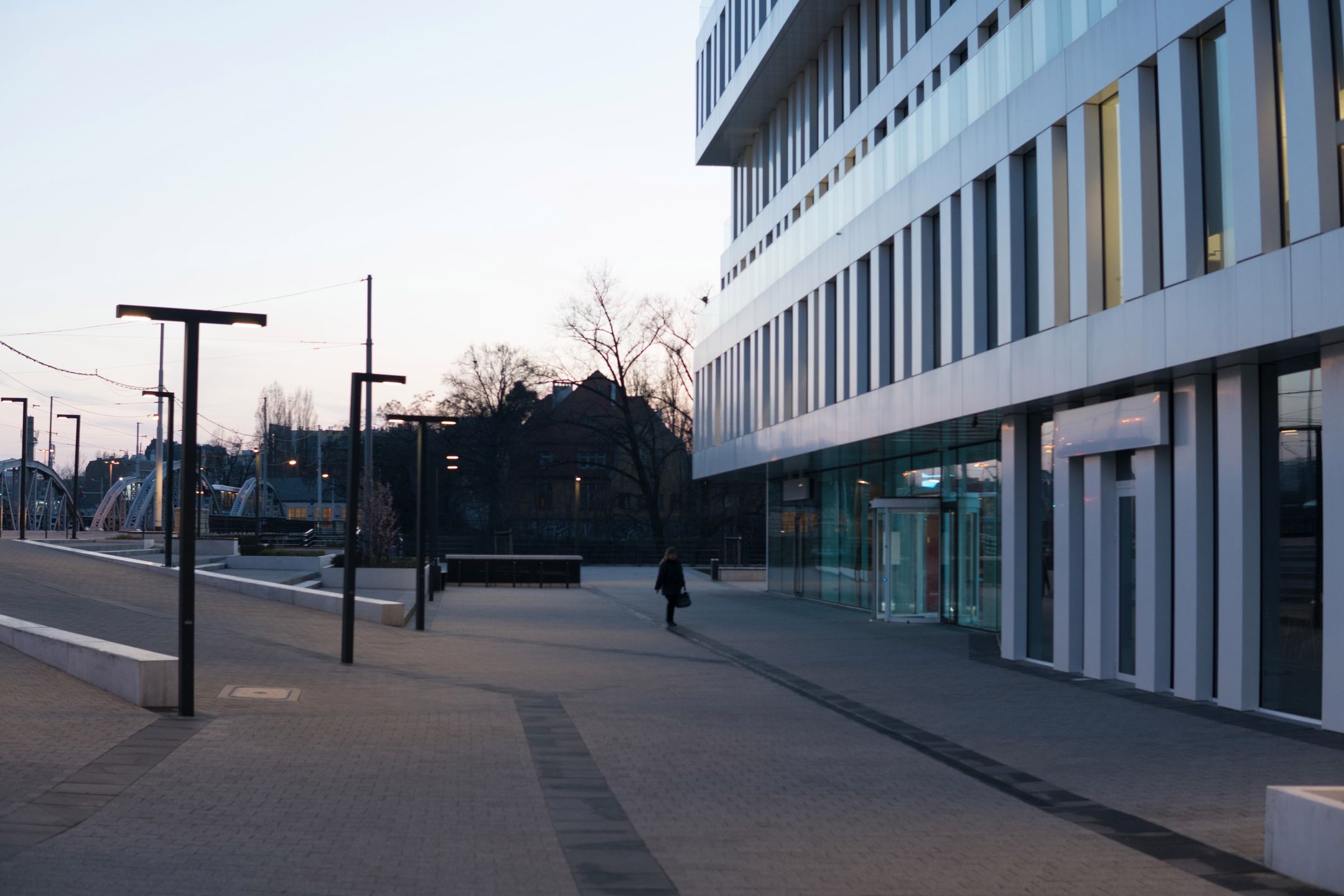Sigma 30 mm f/1.4 DC DN - recenzja jasnego obiektywu stworzonego z myślą o bezlusterkowcach 110