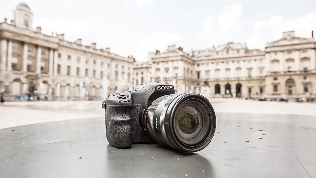 Z angielskiej strony Sony znikają lustrzanki. Czy to koniec systemu? 1