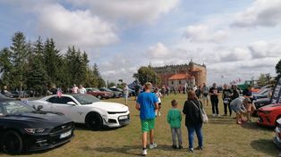 Amerykańskie auta na ulicach Golubia-Dobrzynia. Zlot fanów motoryzacji i militariów coraz bliżej