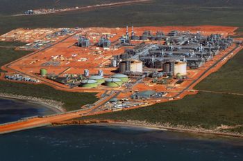 "W najgorszym momencie". Cyklon wstrzymał produkcję gazu w zakładach gigantów