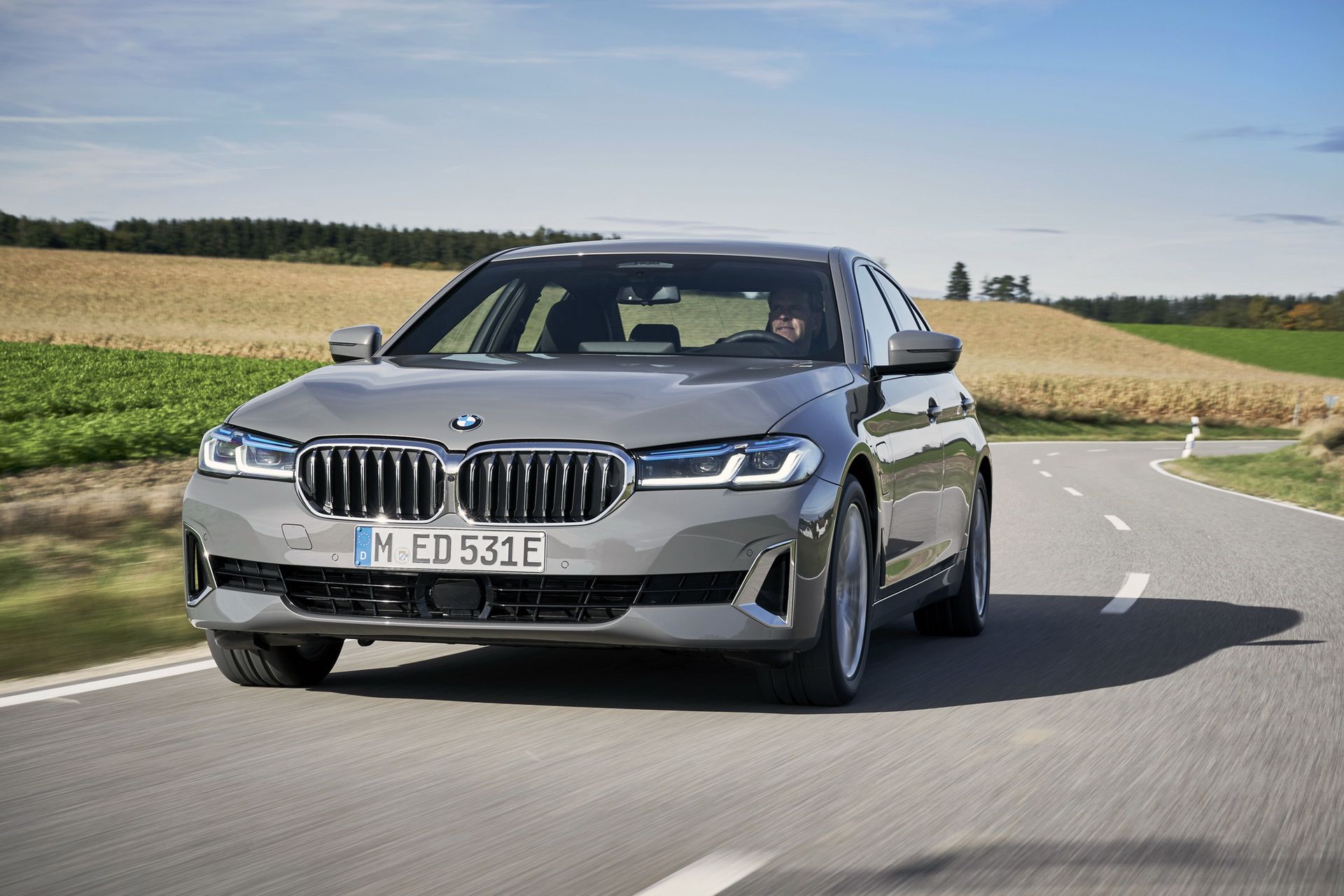 Gama hybryd plug-in BMW stale się powiększa.