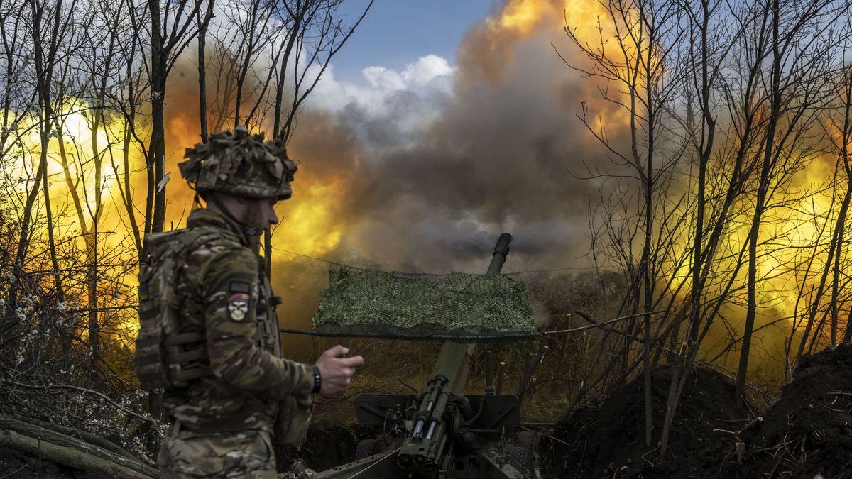DONETSK OBLAST, UKRAINE - APRIL 24: Ukrainian soldiers fire artillery on Donetsk frontline as the Russia-Ukraine war continues in Donetsk Oblast, Ukraine on April 24, 2023. (Photo by Muhammed Enes Yildirim/Anadolu Agency via Getty Images)