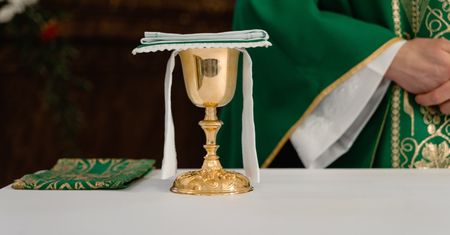 Pierwsza spowiedź i refleksje nad przykazaniem czystości. Dylematy rodziców