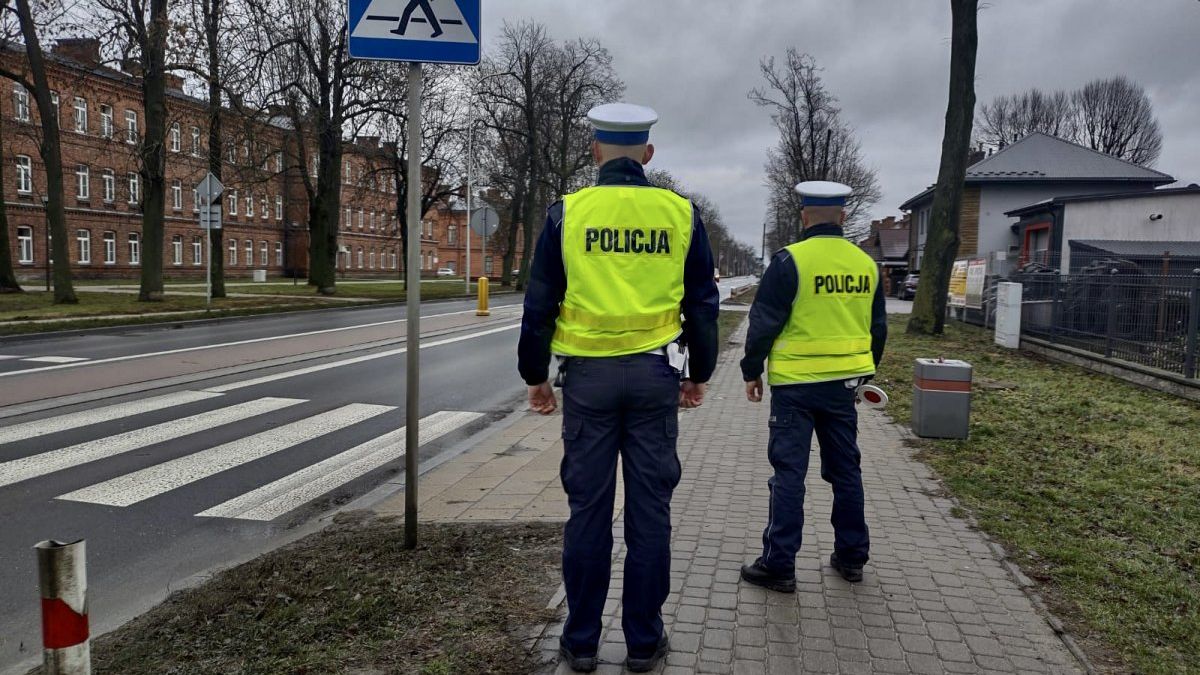 Policjanci będą patrolować przede wszystkim okolice przejść dla pieszych i przejazdów dla rowerów