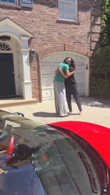 Tom Kaulitz sprezentował pasierbowi ferrari