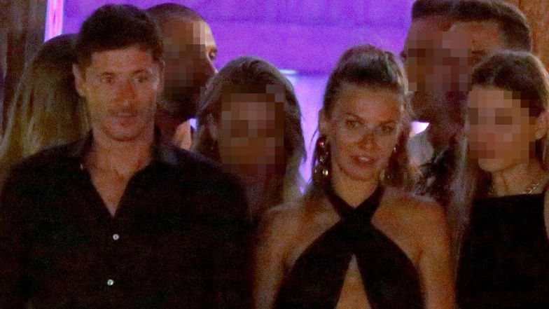 Anna i Robert Lewandowscy imprezują w nocnym klubie na Ibizie w towarzystwie trenera FC Barcelony (ZDJĘCIA)