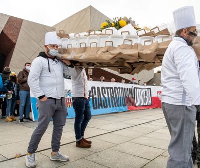 Toruń. Branża gastronomiczna przeciwko obostrzeniom. Domaga się wsparcia