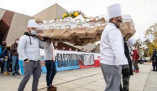 Toruń. Branża gastronomiczna przeciwko obostrzeniom. Domaga się wsparcia