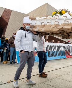Toruń. Branża gastronomiczna przeciwko obostrzeniom. Domaga się wsparcia