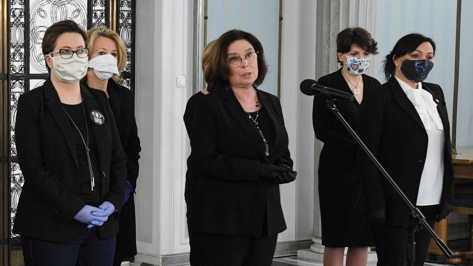 Koronawirus w Polsce i dyskusja o ustawie antyaborcyjnej. Małgorzata Kidawa-Błońska zorganizowała konferencję prasową