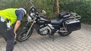 Motocyklista wpadł podczas kontroli w Oleśnicy. Tablice należały do innego pojazdu
