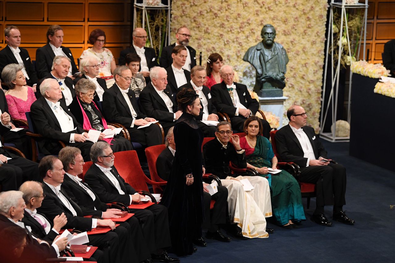 Koronawirus. Nagroda Nobla podczas pandemii. Duże zmiany dotyczą też ceremonii, której główną bohaterką była Olga Tokarczuk