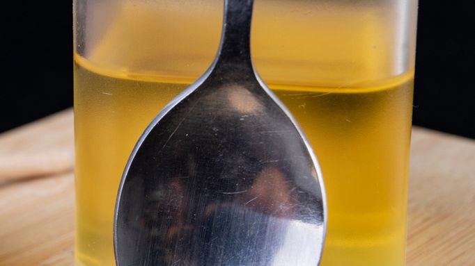 Picie soku z cytryny i selera bulwiastego wzmacnia organizm