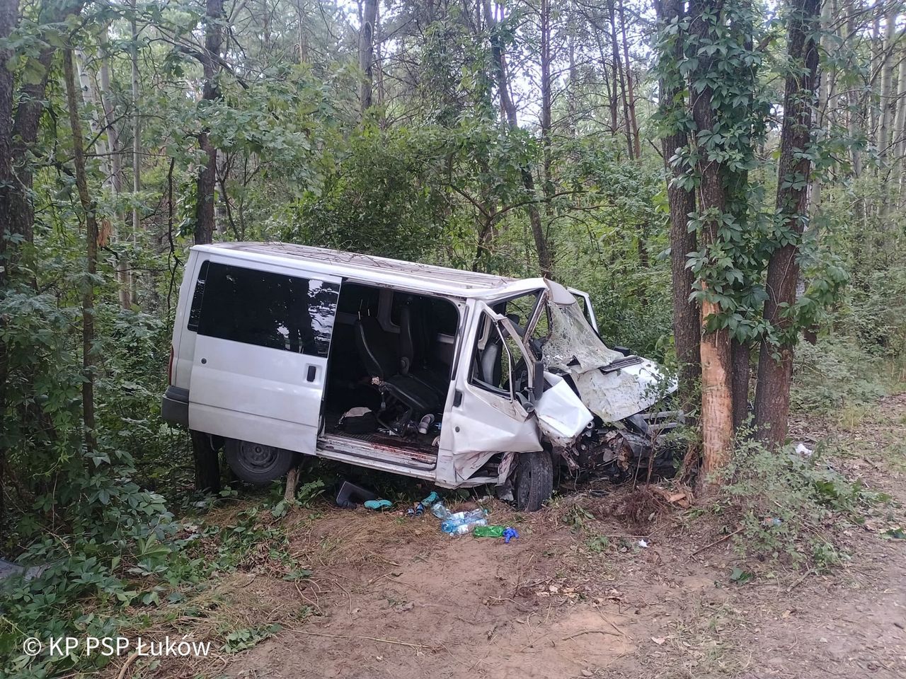 Poważny wypadek busa pod Łukowem. Dziewięć osób rannych
