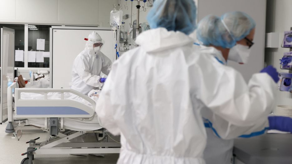 Pielęgniarka była zagorzałą przeciwniczką szczepień. Zmarła na COVID 