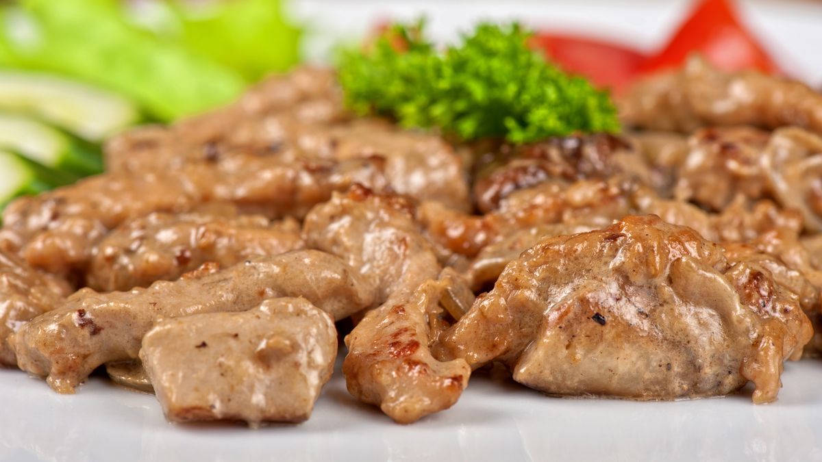 Polędwiczki w pysznym i prostym sosie to pomysł na domowy obiad