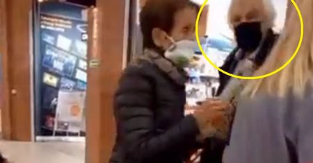 Kobieta nie wytrzymała. Pokazała, co zrobił Ryszard Terlecki w galerii