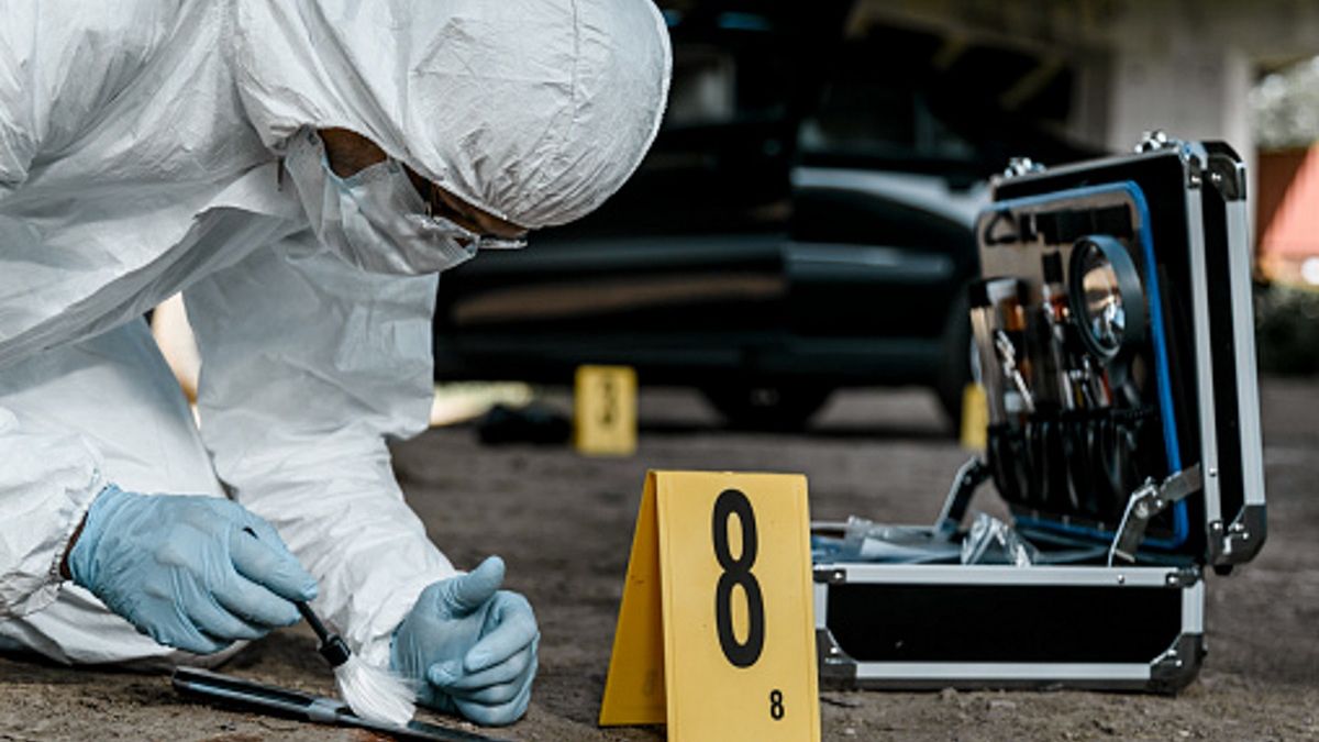 Podejrzana twierdziła, że ofiara upadła na nóż, który właśnie zabrała 2-letniemu dziecku