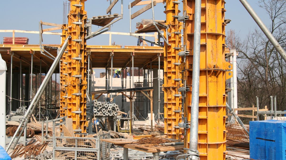 budowa, plan, koparka, fundamenty, plany, biznes, deski, dom, drewno, gwoździe, konstruktor, mieszkanie, nowy, praca, architekt, beton, budowlanych, budynek, kask, inspektor, majster, mechanika, mieszkalny, pracy, rysunek, zawód, cement, inżynieria, kielnia, moździerz, murarz, obywatelskiego, pik, robotnik, sznur, witryny, dźwig, crane, fundament, konstrukcja