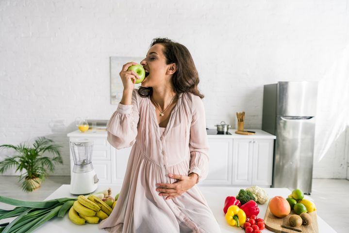 Dieta wegetariańska w ciąży może przynieść korzyści  dla matki i dziecka